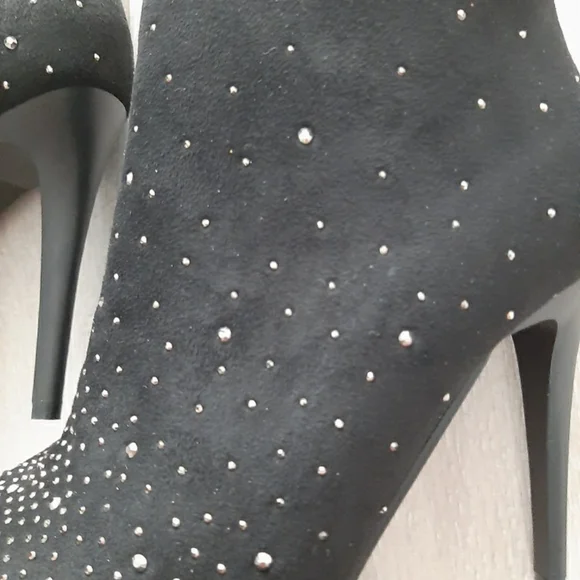 Booties - Picture 4 of 7